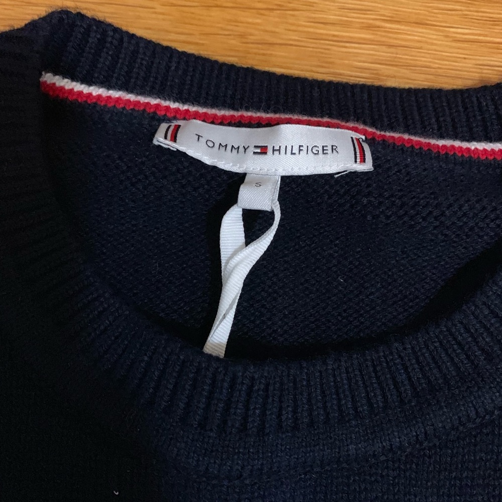Tommy Hilfiger monogram sweater boys size S - Picture 3 of 3
